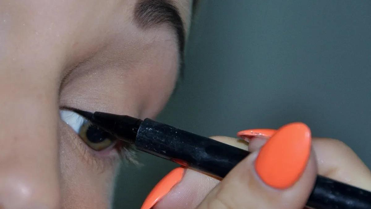 Sharp Liner